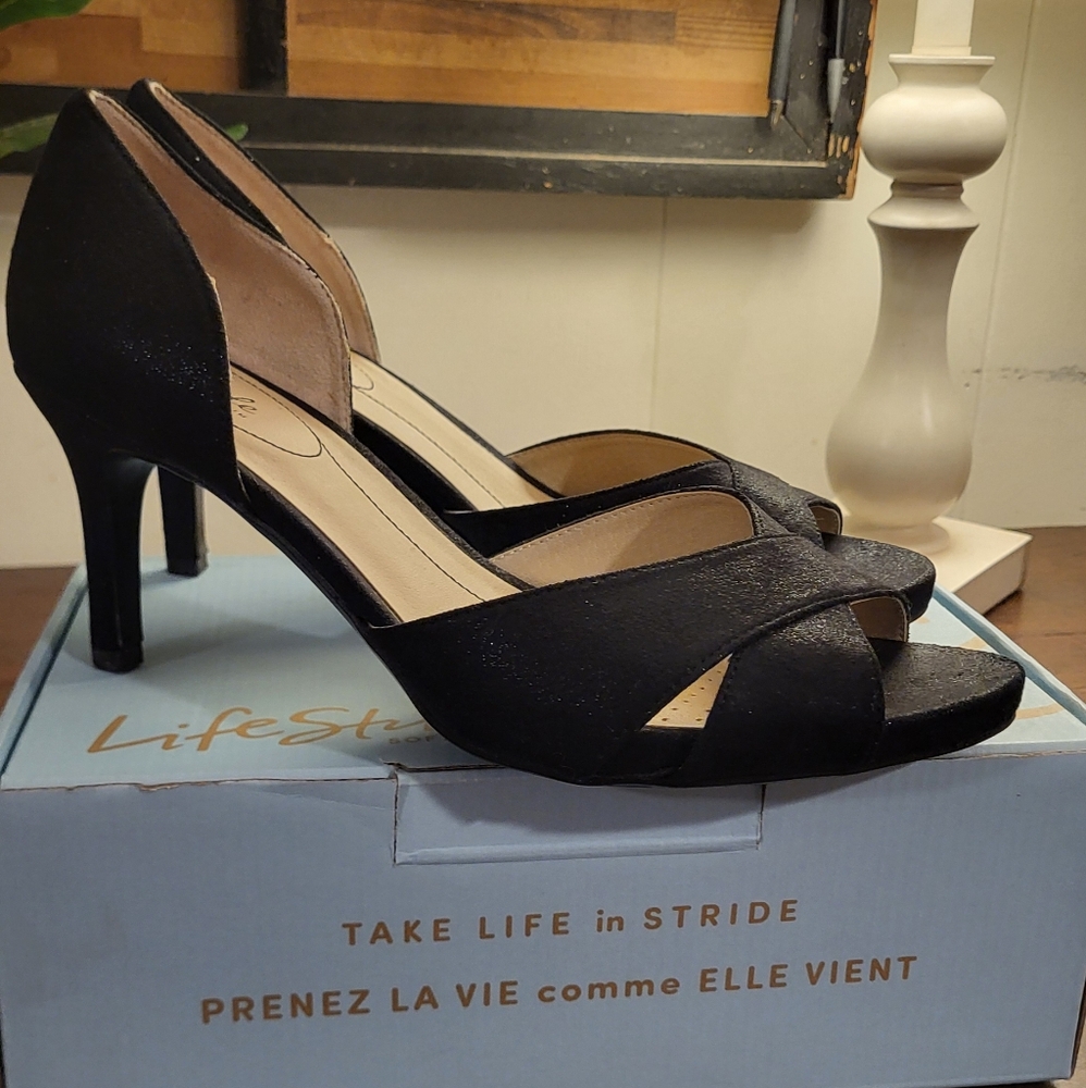 Life Stride Black Peep-Toe Heels